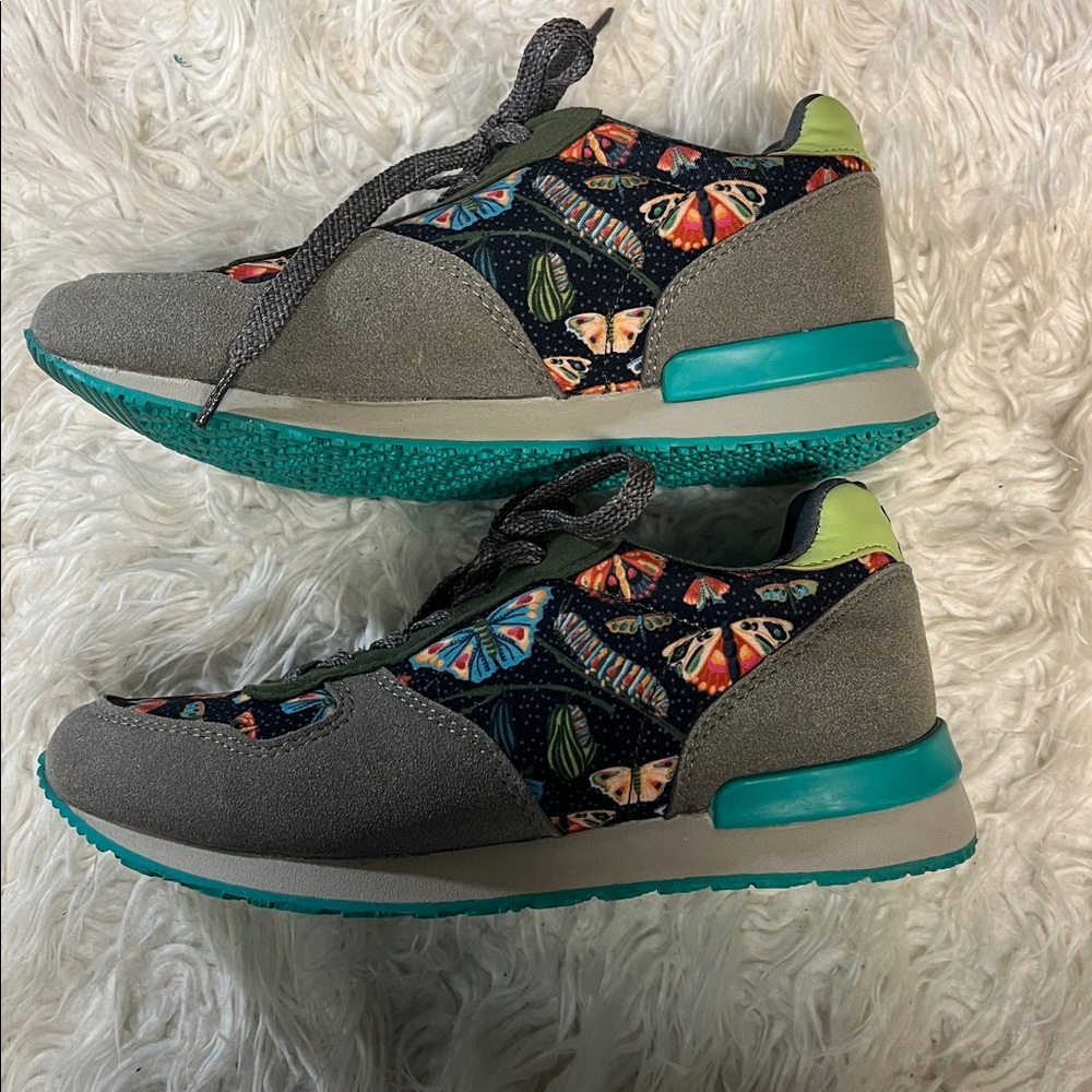 Inkkas Earth Tone butterfly Sneakers - Picture 2 of 6